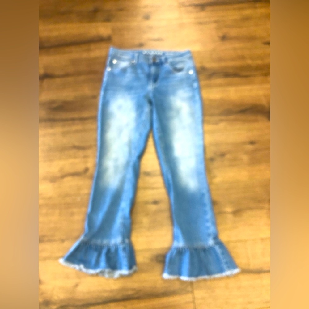 ROSNER ANTONIA MID RISE SKINNY CROPPED ANKLE LENGTH RUFFLED HEM IN SIZE 4